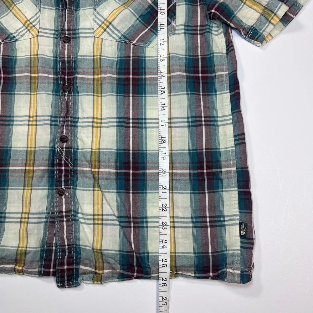 The North Face Plaid Button Down Shirt Mens Medium Short Sleeve TNF Hiking